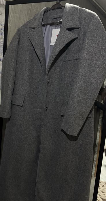 Пальто сіре нове