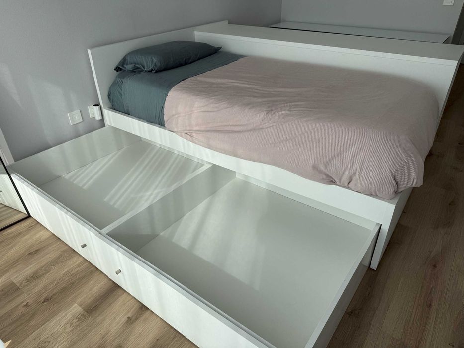 Quarto de solteiro c/ secretária integrada e móvel de apoio (Antarte)