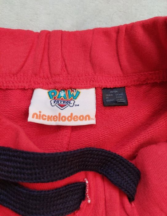 Spodenki chłopięce  nowe bez metki r. 98/104