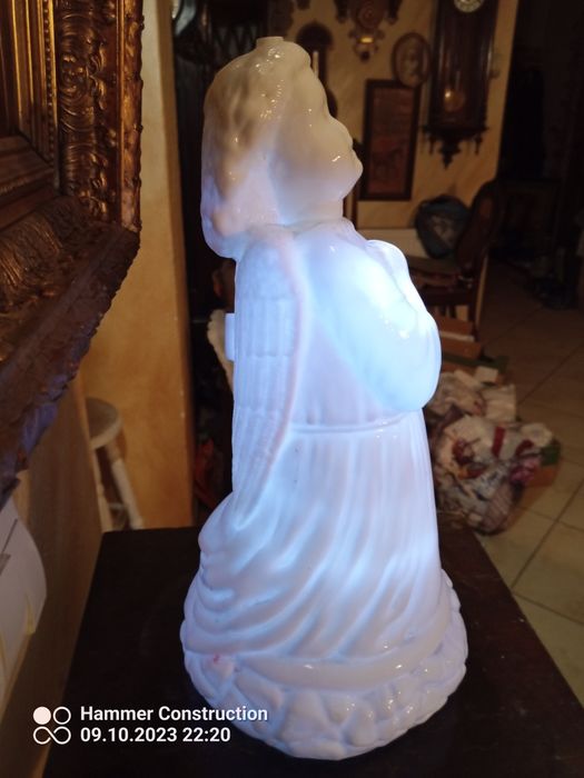 Piękna lampka anioł