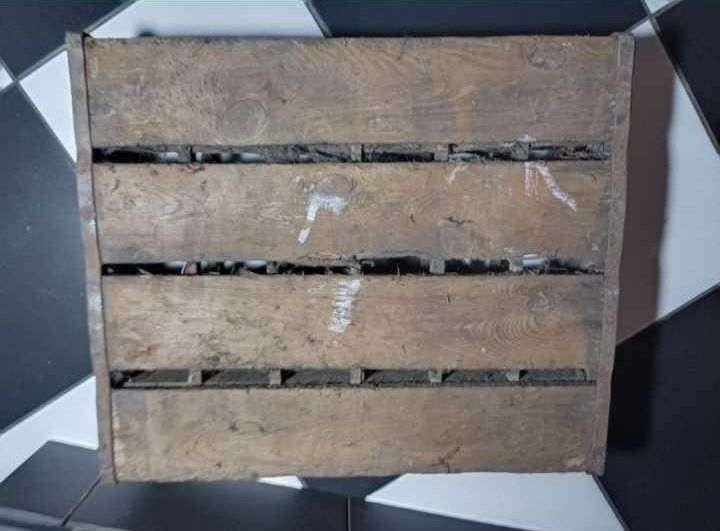 Unikatowa niemiecka drewniana skrzynka z okresu II wojny światowej