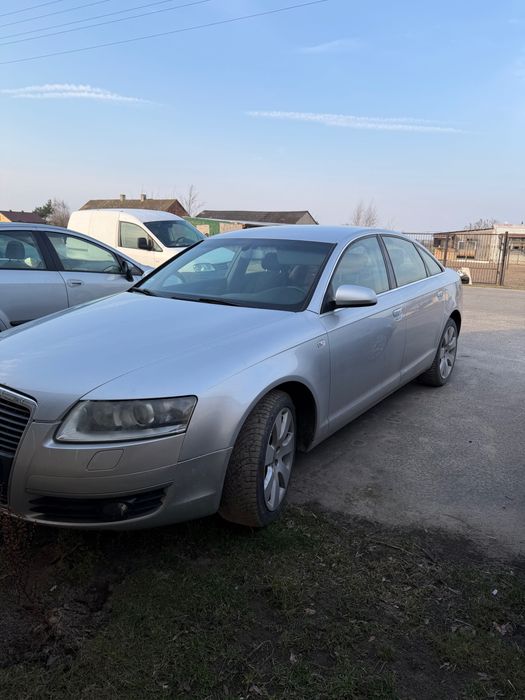 Samochód audi a6c6