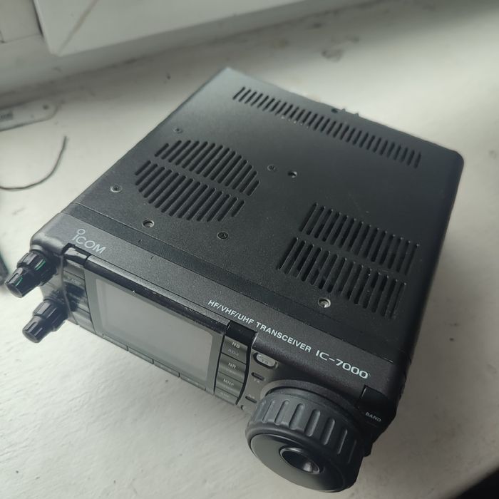 Трансивер Icom ic-7000 КВ-УКВ 100ват.
