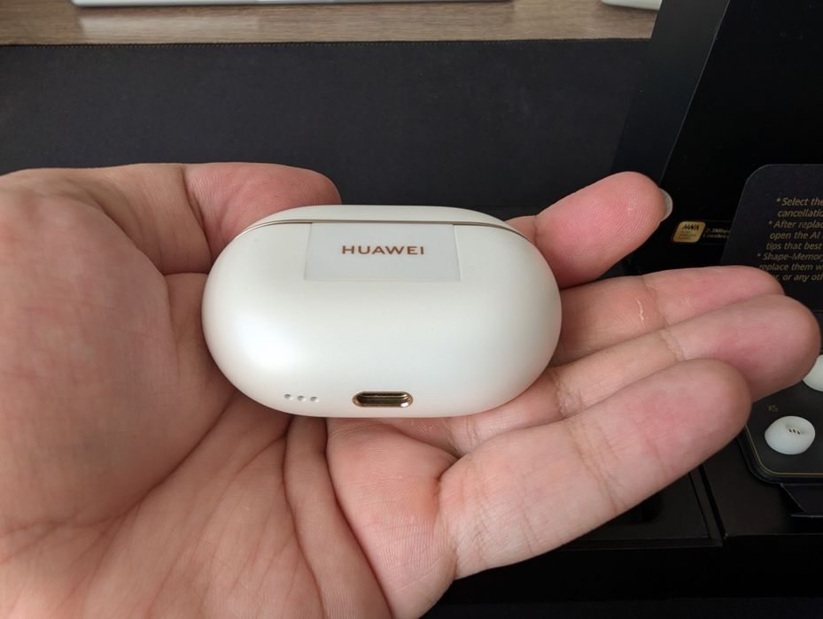 Навушники Huawei Freebuds 4 Pro