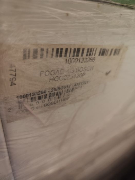 Fogão Bosch com 4 bicos propano/butano, com mesmo pouco uso.