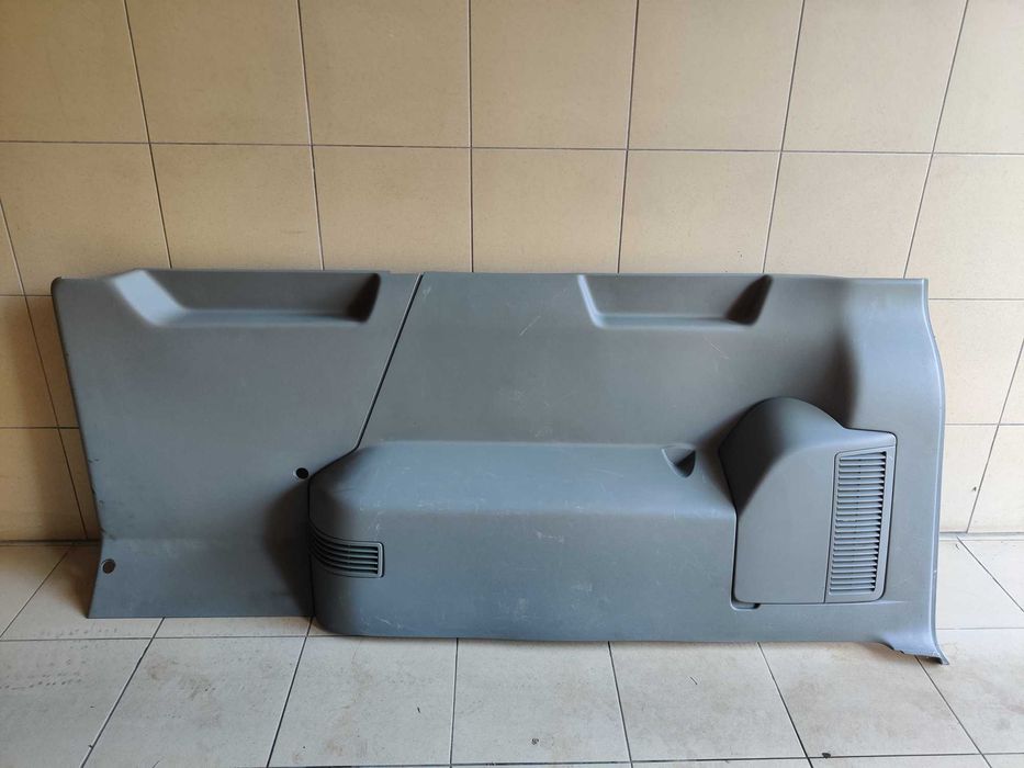 Prawy tylny boczek bagażnika do VW T5