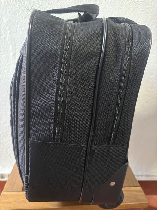 Mala PC portátil com rodas 17” Targus