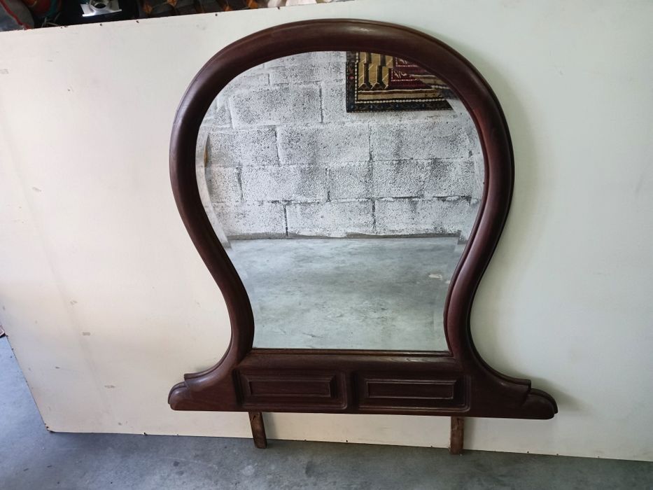Espelho para cómoda em mogno, medidas 92/88cm altura