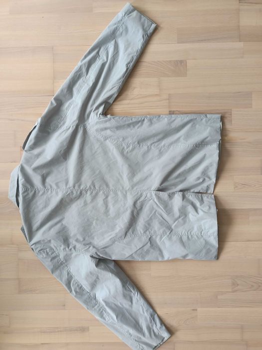 Лёгкая куртка ветровка