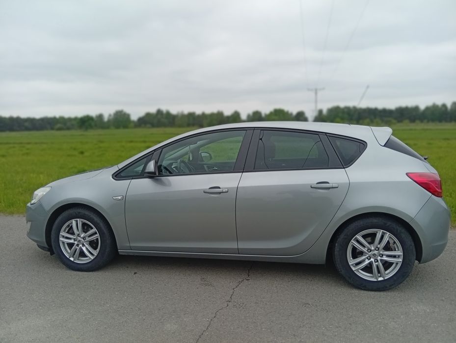 Astra j, mały przebieg