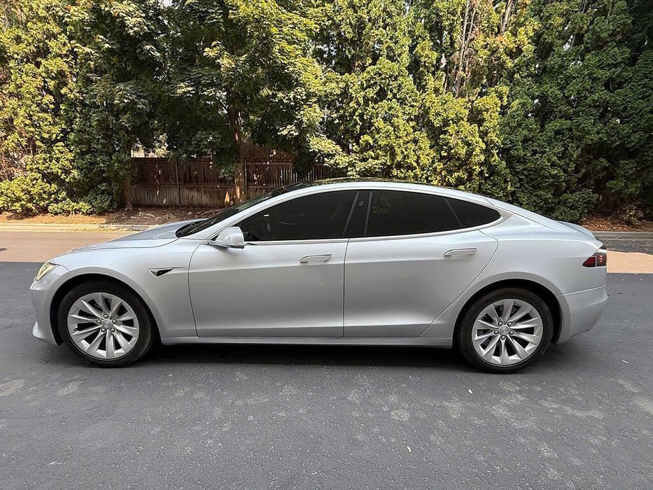 Tesla Model S 100D      2017