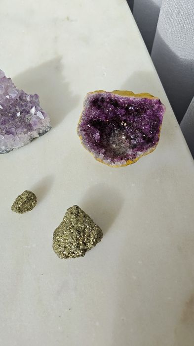 Geodo e drusa ametista oferta de piritas