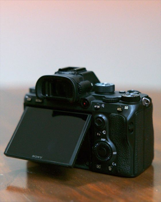 Sony A7III Full Frame - Corpo + extras