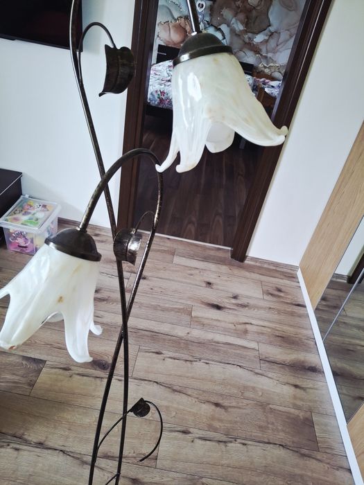 Lampa stojąca metalowa kuta