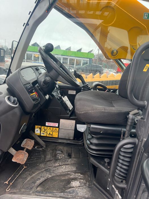 Телескопічний навантажувач JCB 541-70