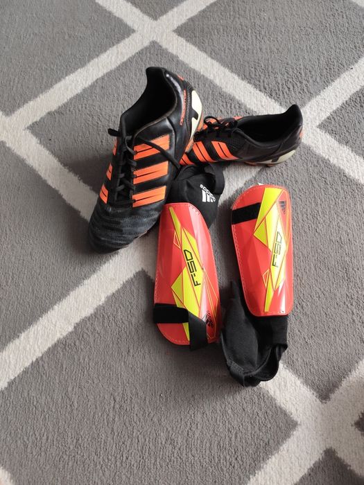 Buty piłkarskie Adidas Predator plus ochraniacze