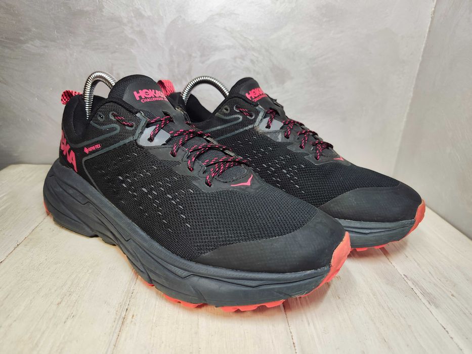 - Hoka Challenger ATR 6 Gore-Tex