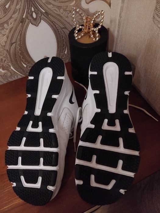 Кросівки Nike T-Lite Xi 616544-101.Розмір 44. 28 см. Б/У