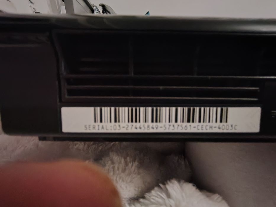 Konsola ps3 slim 500 GB + pady+move+kamera+gry