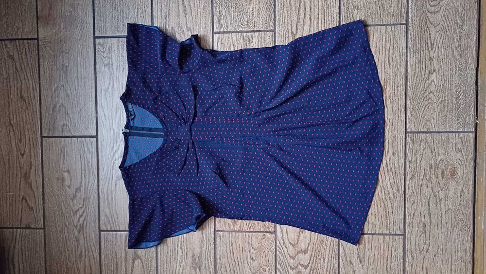 Granatowa bluzeczka DUNNES w serduszka r. 38 (M)