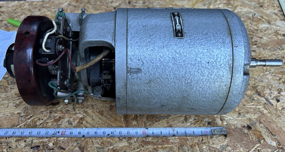 Електродвигун VEB, б/в, з телеграфного апарату Т-63, 220 V, 125 W