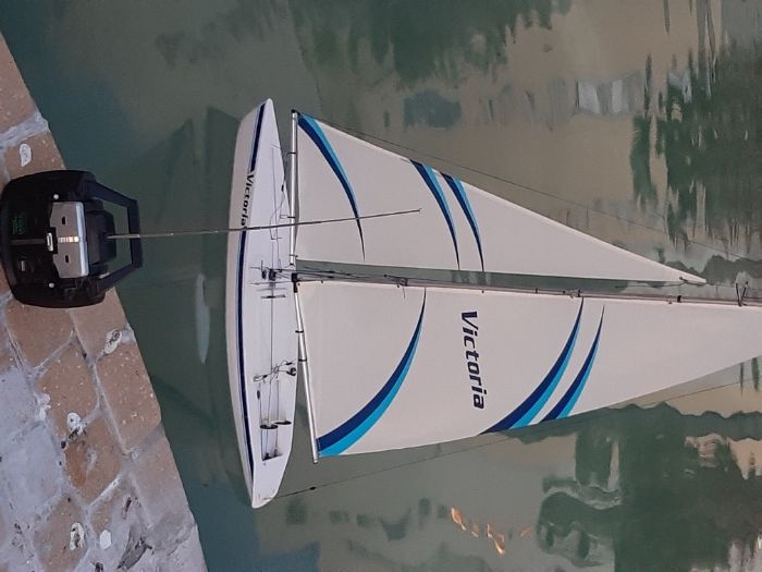 barco à vela  teleguiado