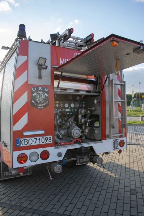 Samochód pożarniczy STEYR 690