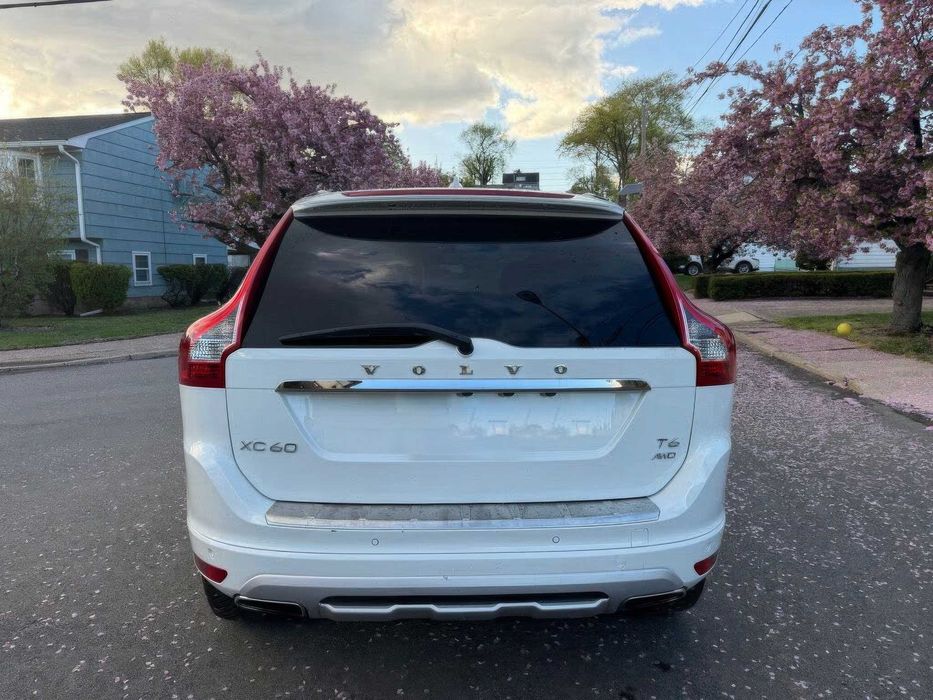 Volvo XC60      2016