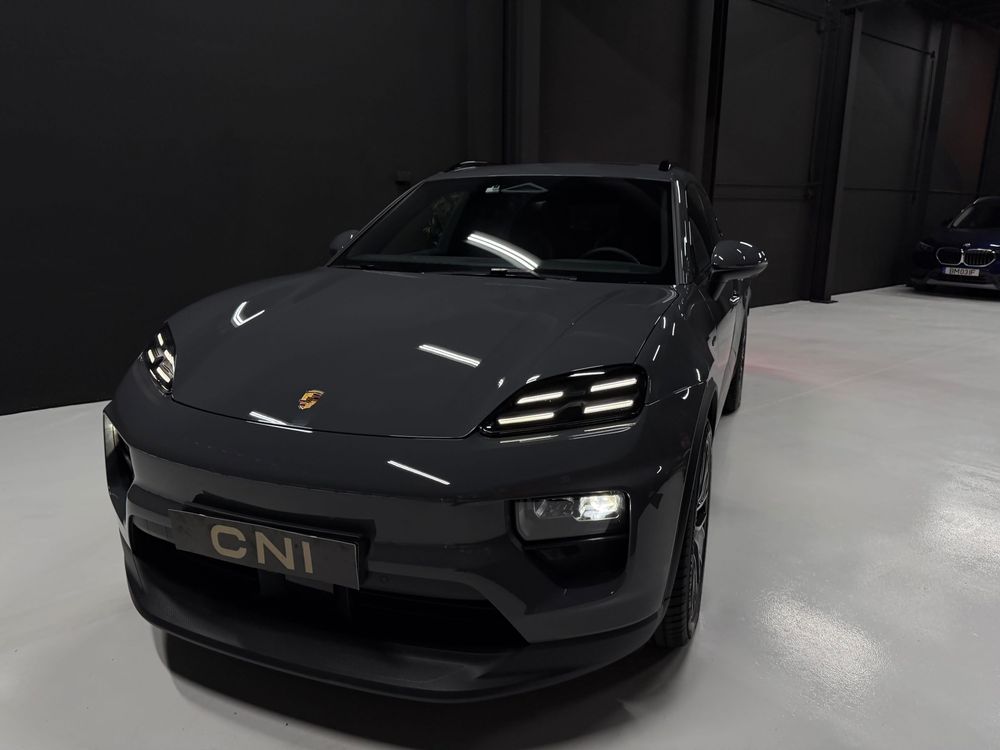 Porsche Macan Electric 4S