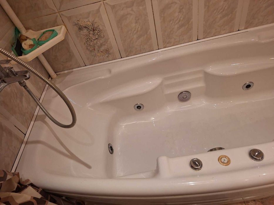Ванна гидромассажная (Джакузи)