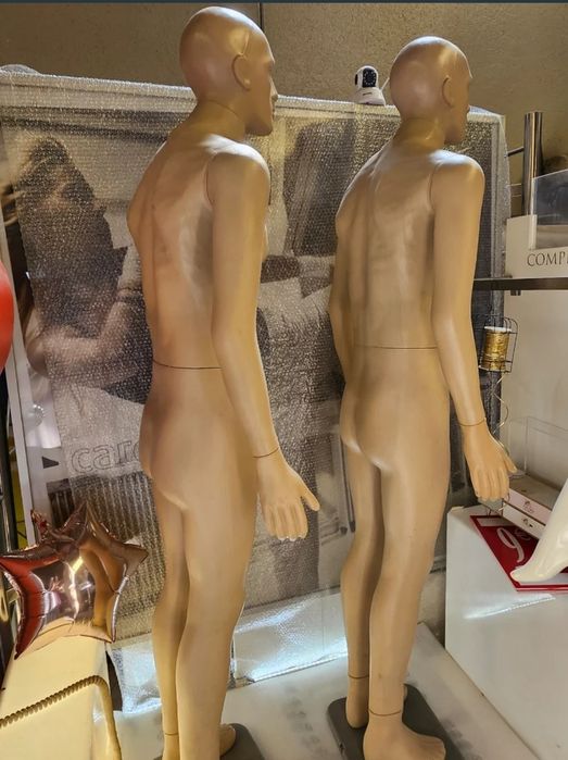 2 Manequins Masculinos de Corpo Inteiro 1.85m – Estilo Moderno / Loja
