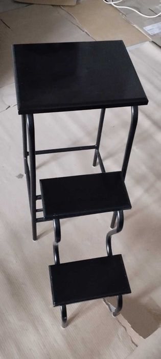 стул - лестница, складывается в табурет.