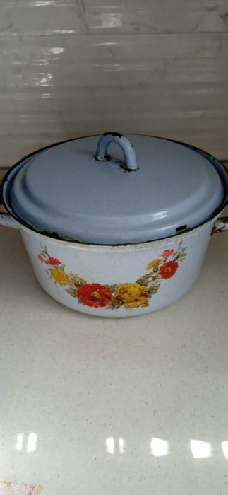 Продам кастрюли эмалированные,судокказанок