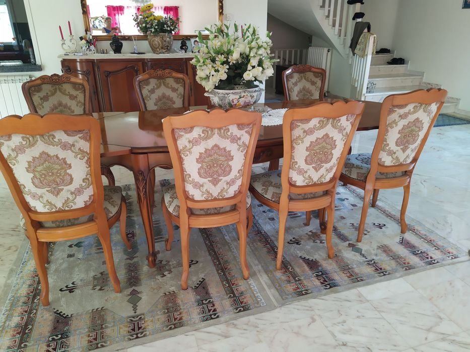Sala de jantar em cerejeira