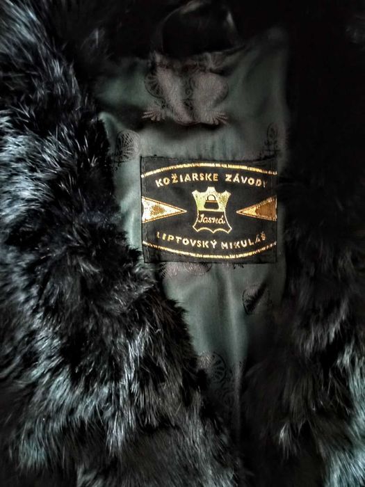 Продам Шубу Размер-50-52, мех колонок Производства ЧЕХИИ