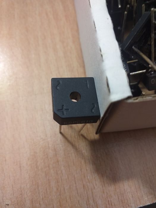 Mostek prostowniczy 6A 1000W. 50 sztuk.