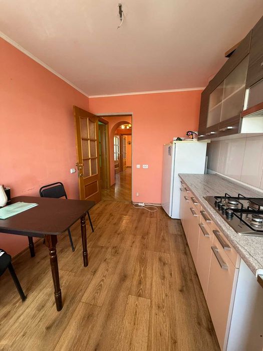 Продам 4к квартиру у м. Шаргород 8205