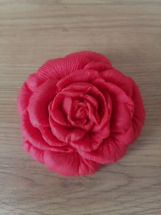 Mydlana róża czerwona