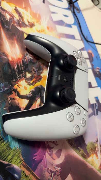 Comando de PS5 em bom estado