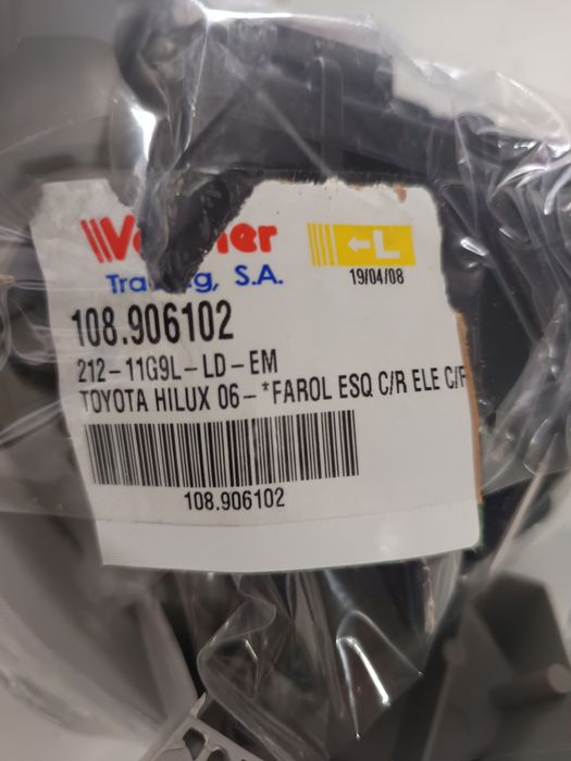 Farol  esquerdo Toyota Hilux 2006