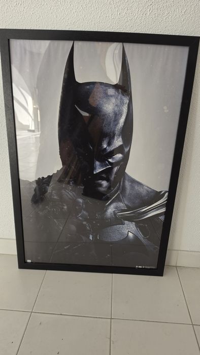3 Quadros, Cidade e figuras  DC Batman , muito Grandes, molduras pretas FNAC, e telas imagem, espetacular.