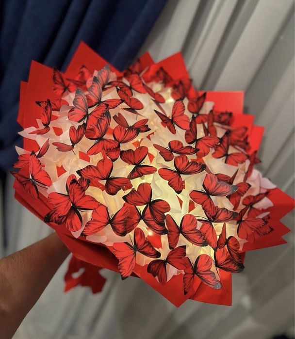 Букет с бабочек сердечек