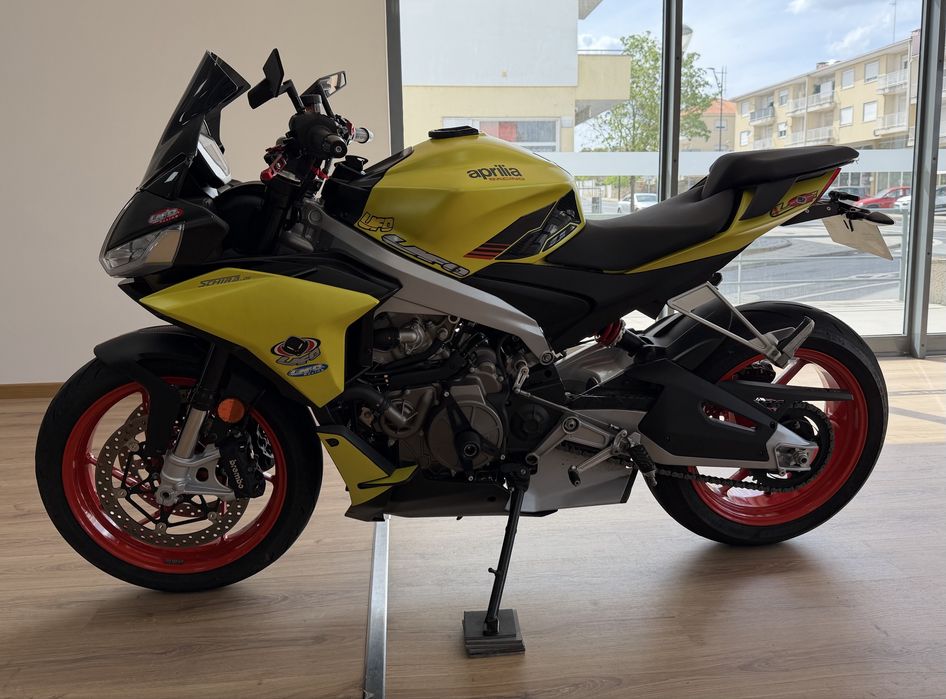 Aprillia Tuono 660 com 2900km