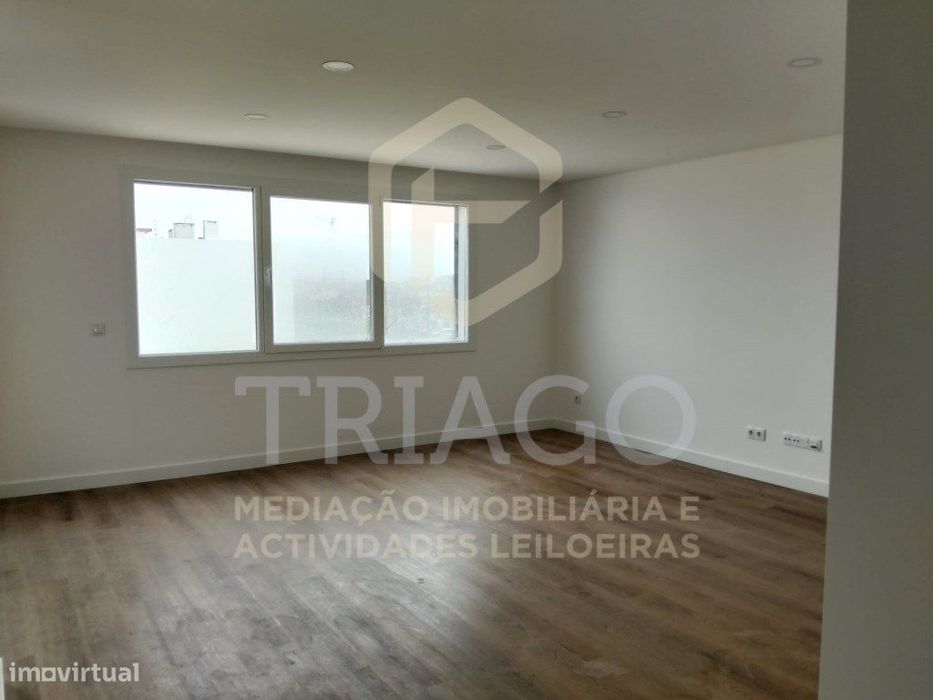 Fantástico Apartamento T2 com Varanda