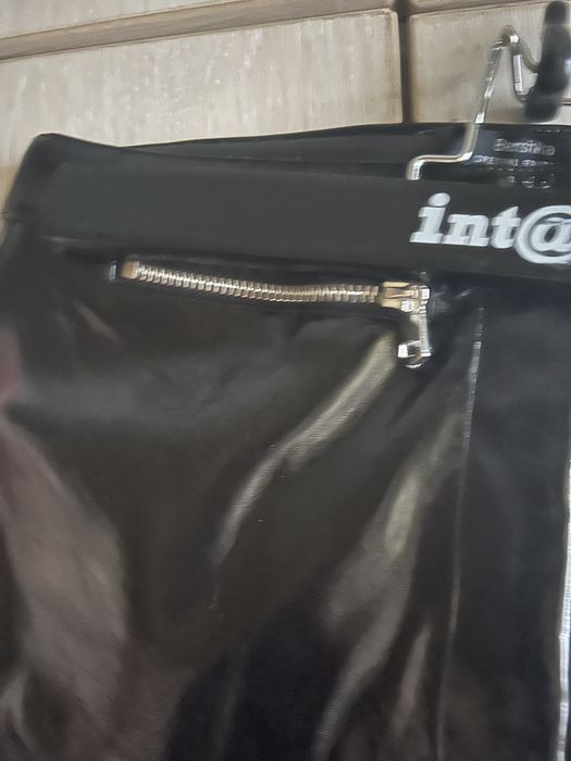 Лакові штани Bershka