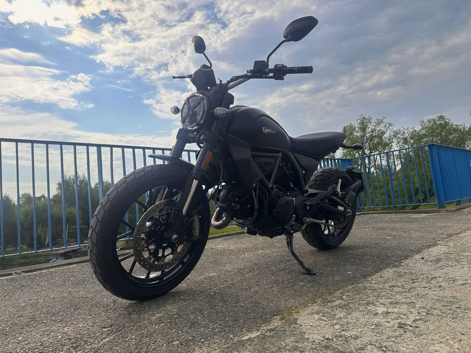 Ducati Scrambler Icon Dark 2025