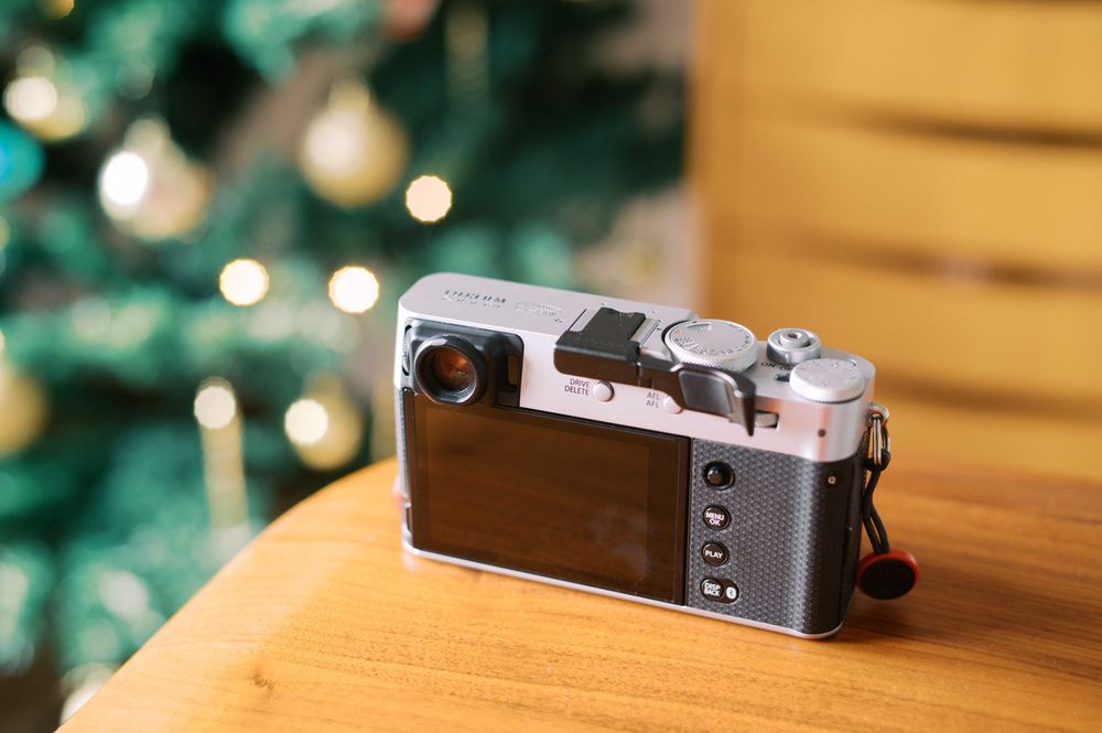 Fujifilm Fuji X100 VI com acessórios - 5300 disparos