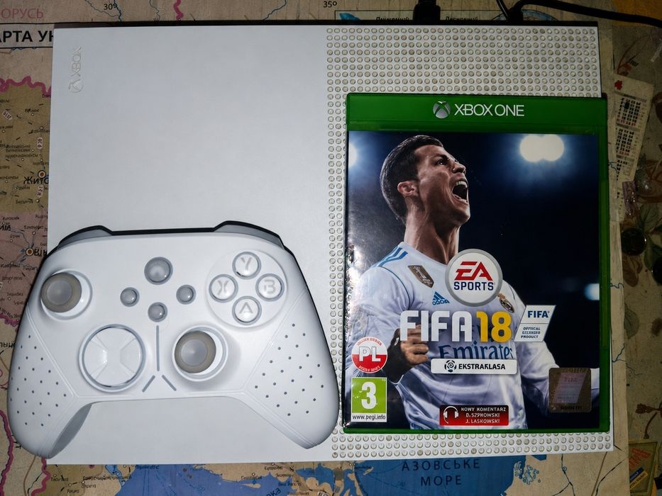 XBOX ONE S  500гб