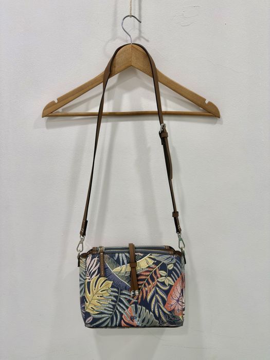 Mala floral linda para primavera - verão. Nova