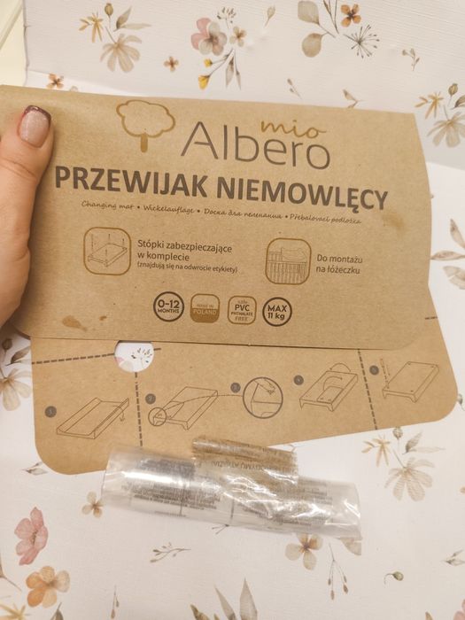 Przewijak Ikea GULLIVER oraz mata usztywniona Albero Mio